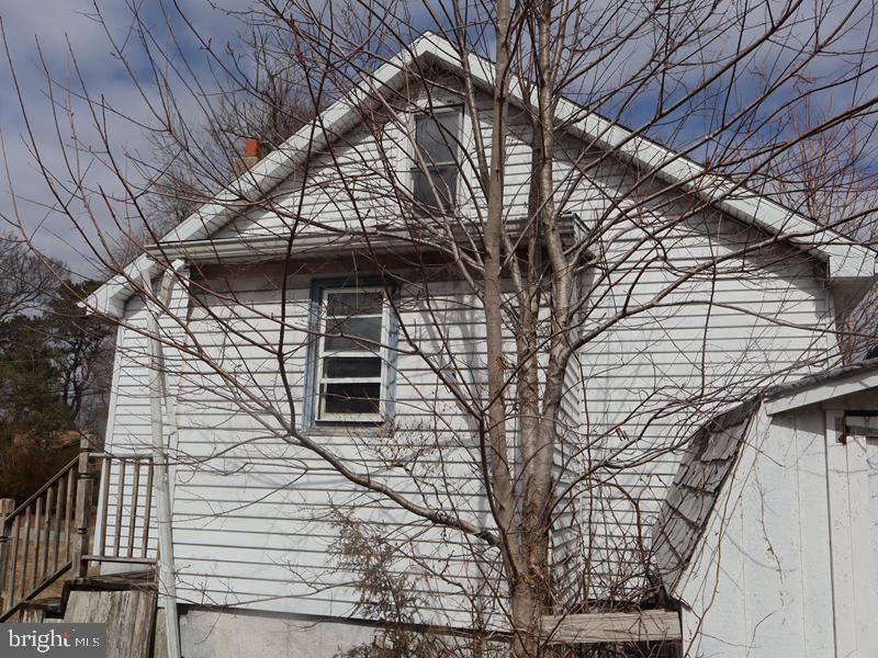 352 Roosevelt Ave