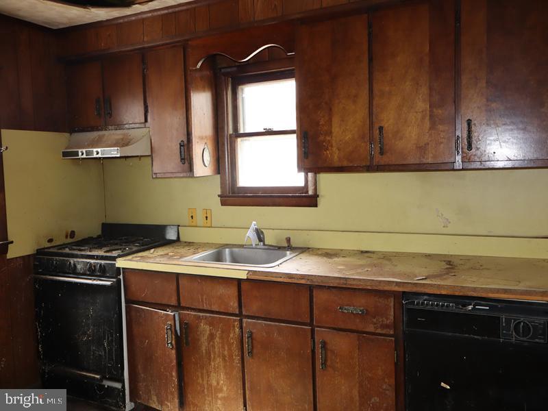 352 Roosevelt Ave