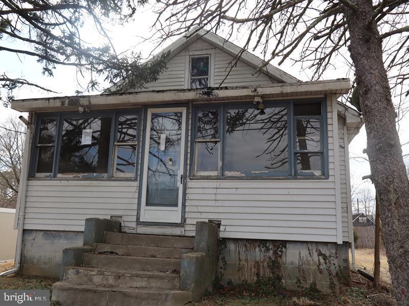 352 Roosevelt Ave