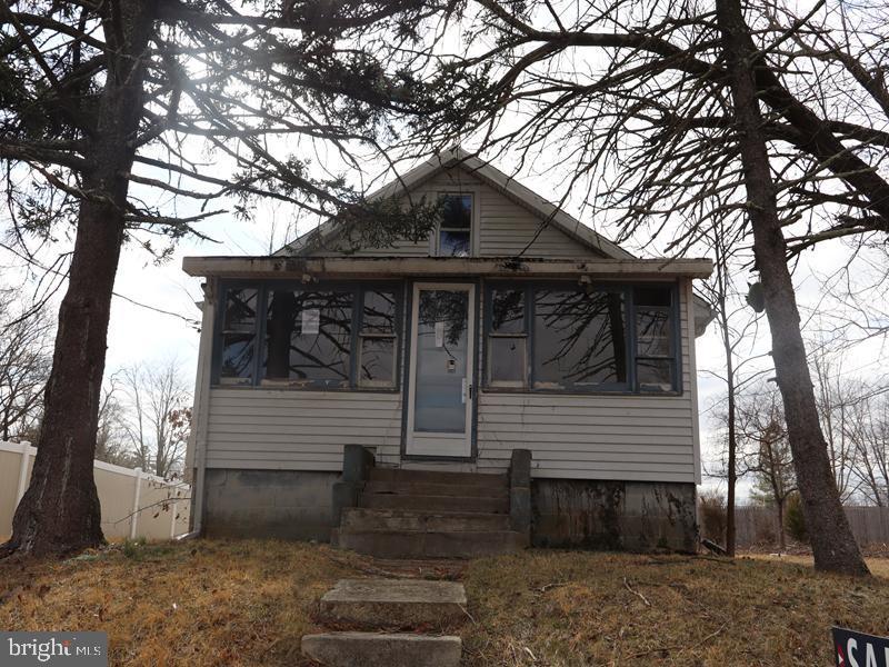 352 Roosevelt Ave