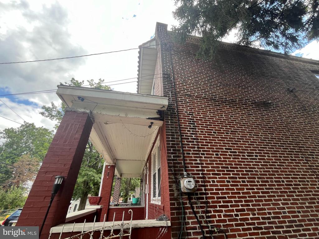1352 CARL MILLER BOULEVARD