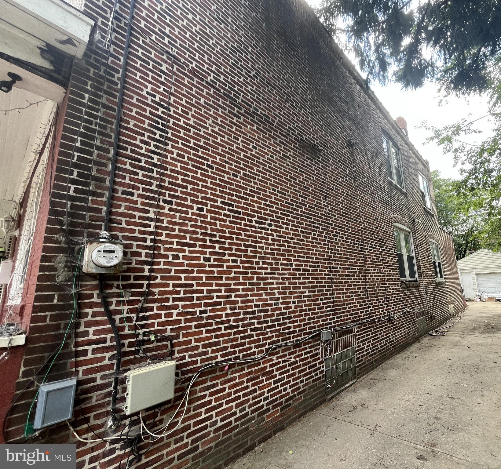 1352 CARL MILLER BOULEVARD