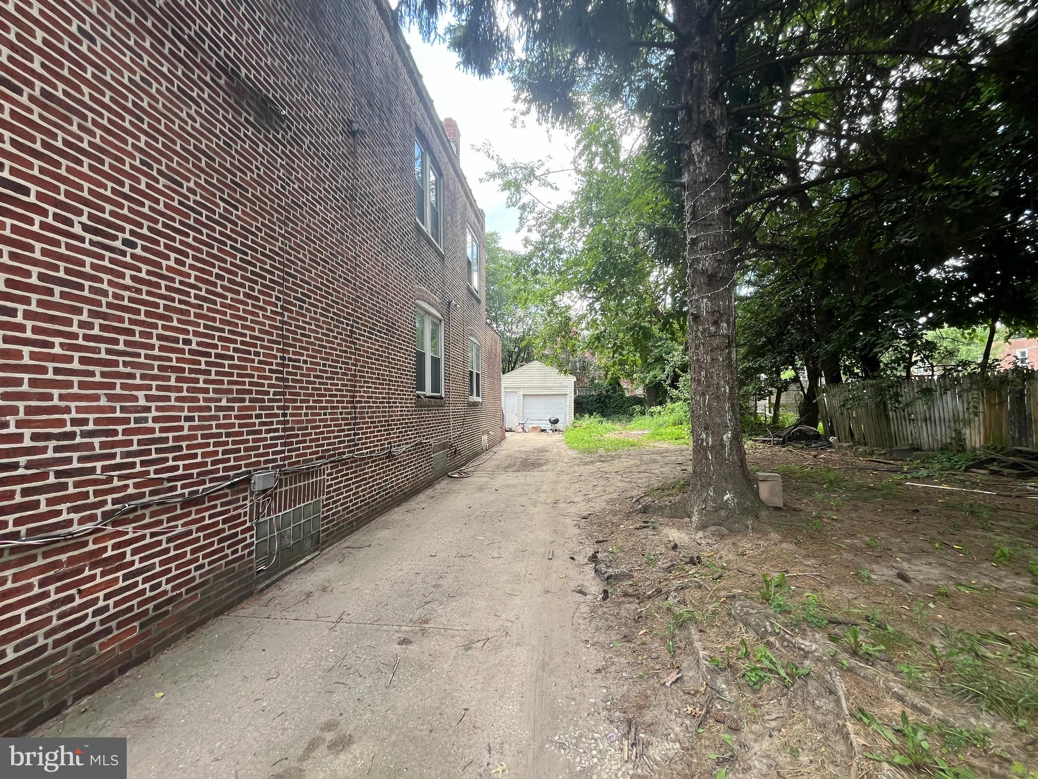 1352 CARL MILLER BOULEVARD