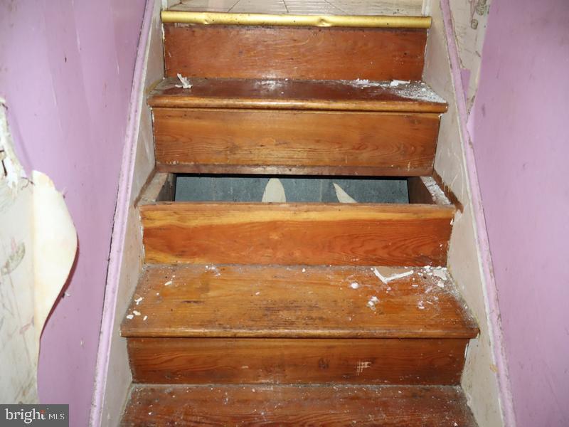 6709 CHANDLER AVENUE