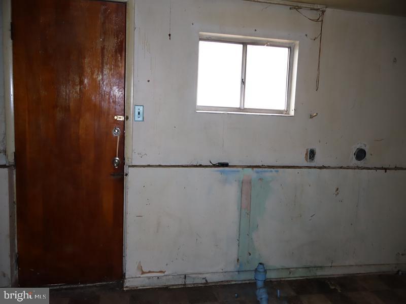 6709 CHANDLER AVENUE