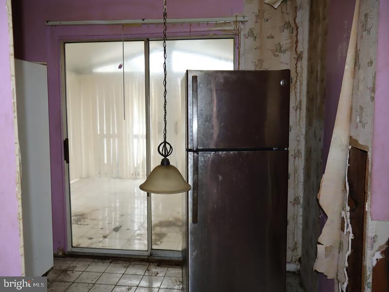 6709 CHANDLER AVENUE