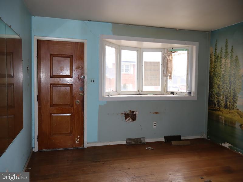 6709 CHANDLER AVENUE