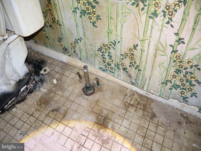 6709 CHANDLER AVENUE