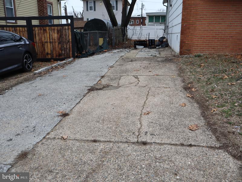 6709 CHANDLER AVENUE