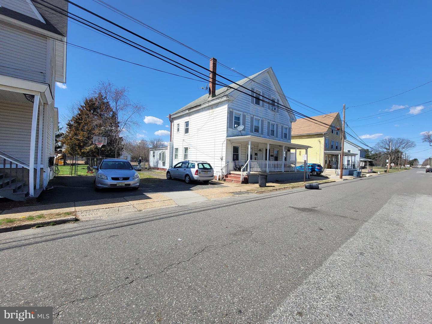 121-123 Repauno Ave
