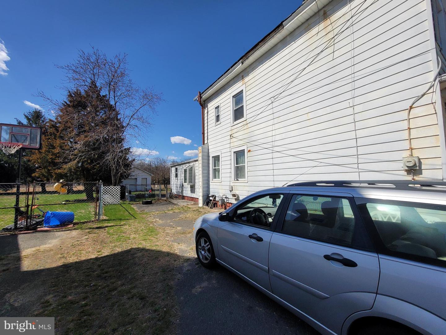 121-123 Repauno Ave