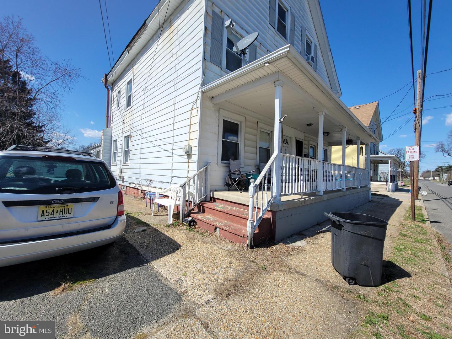 121-123 Repauno Ave