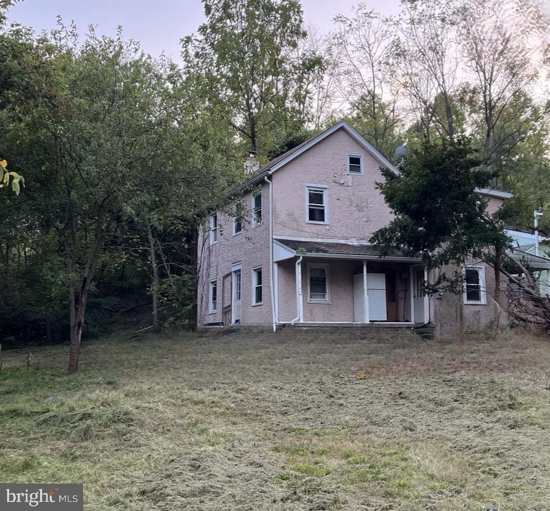 2296 Farmington Ave