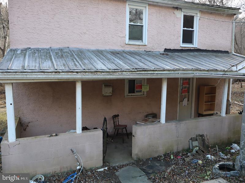 2296 Farmington Ave