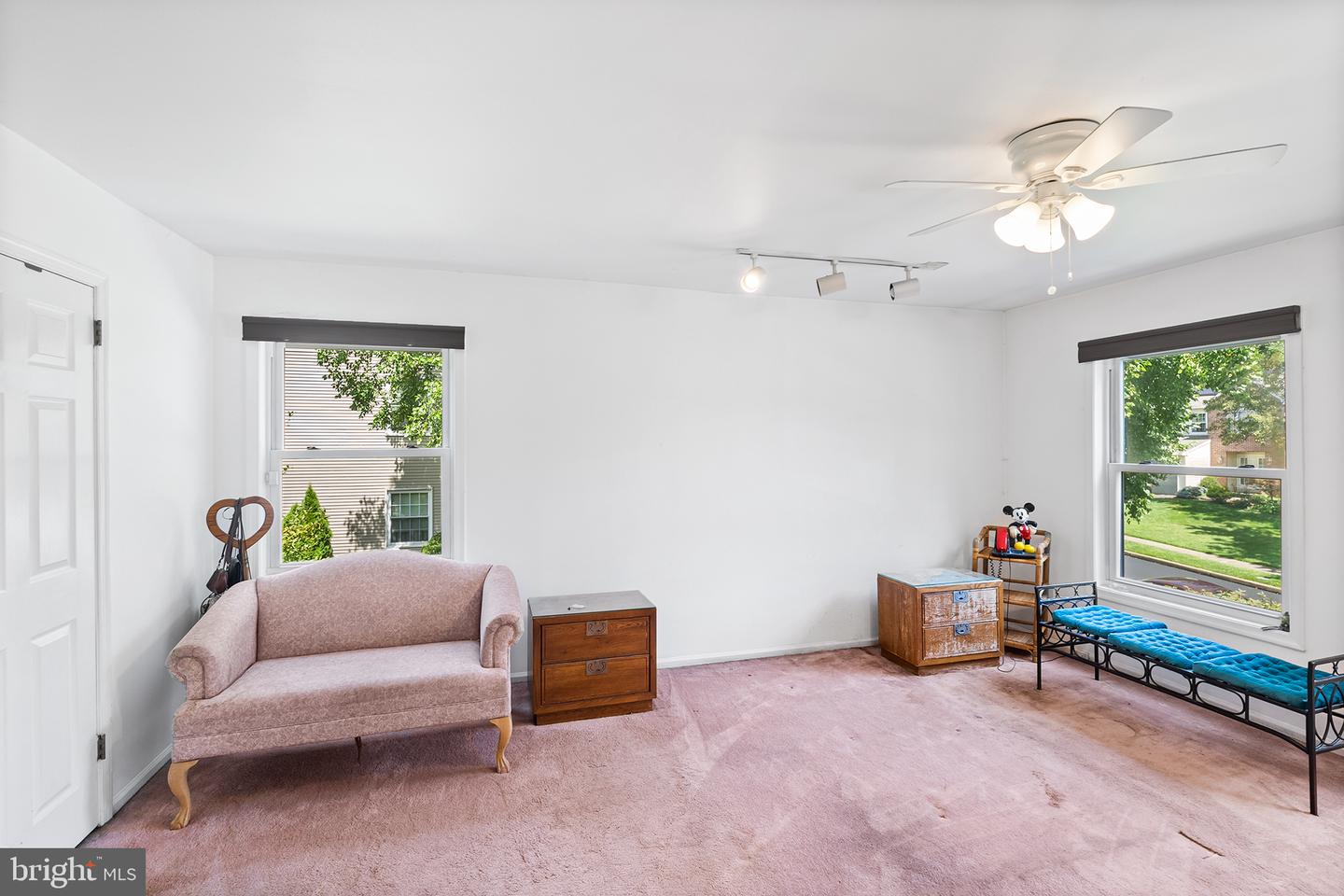 2049 E Wellington Rd