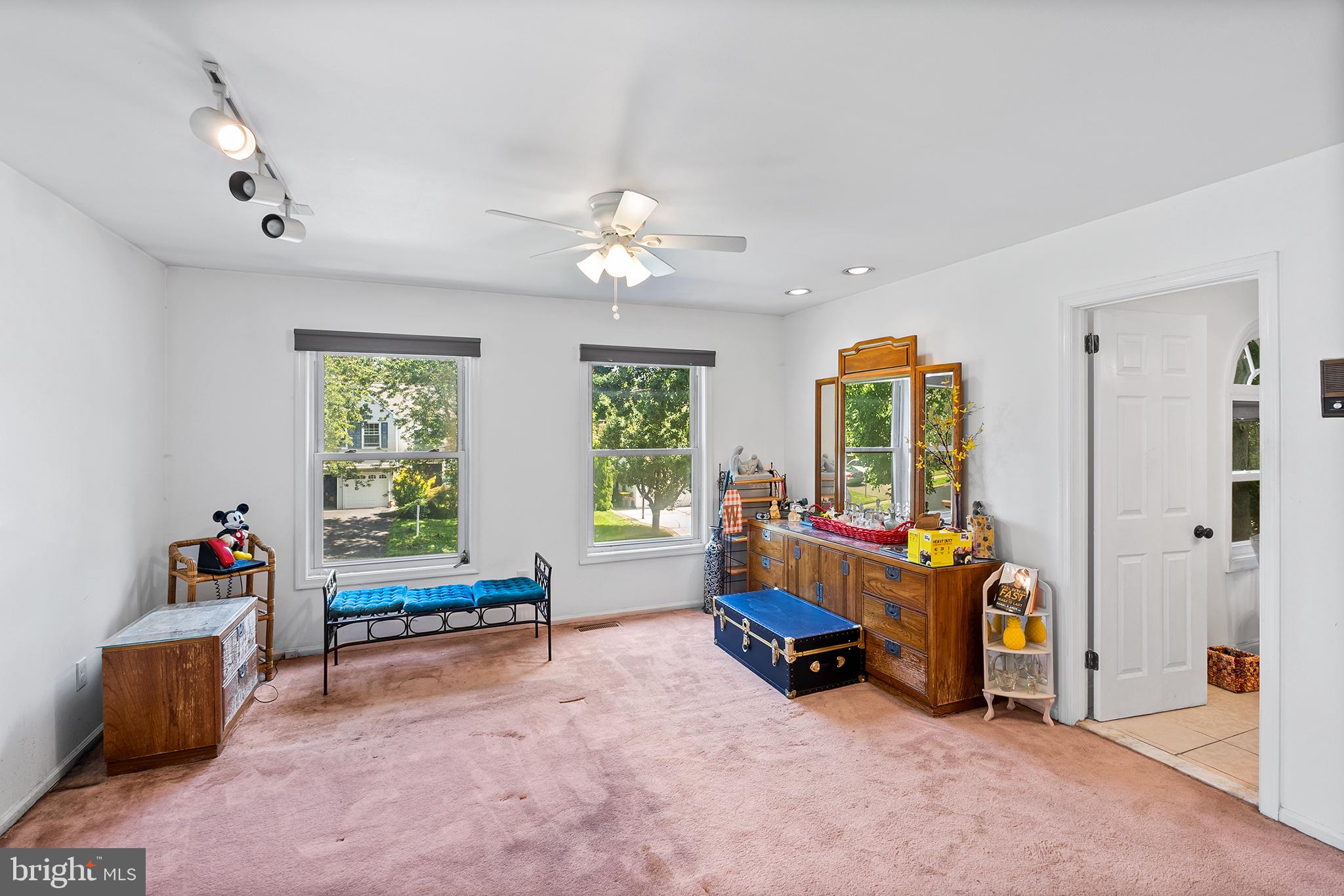 2049 E Wellington Rd