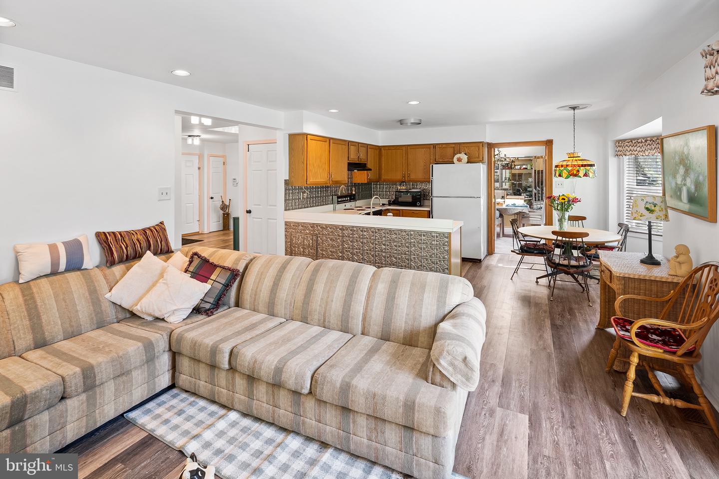 2049 E Wellington Rd