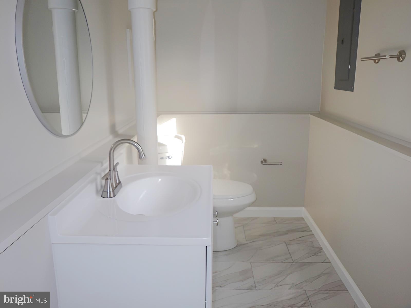 205 Colonial Dr