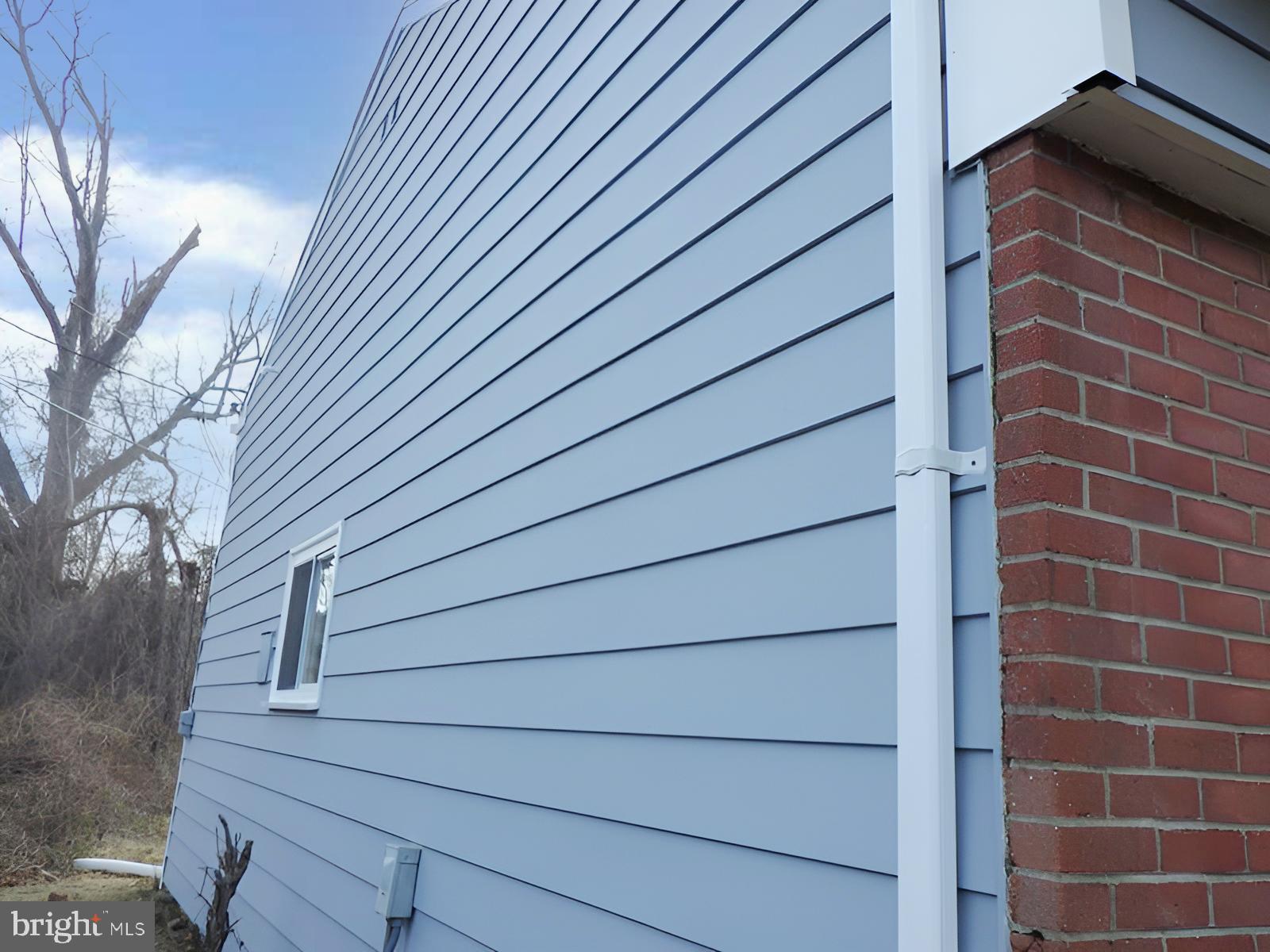 205 Colonial Dr