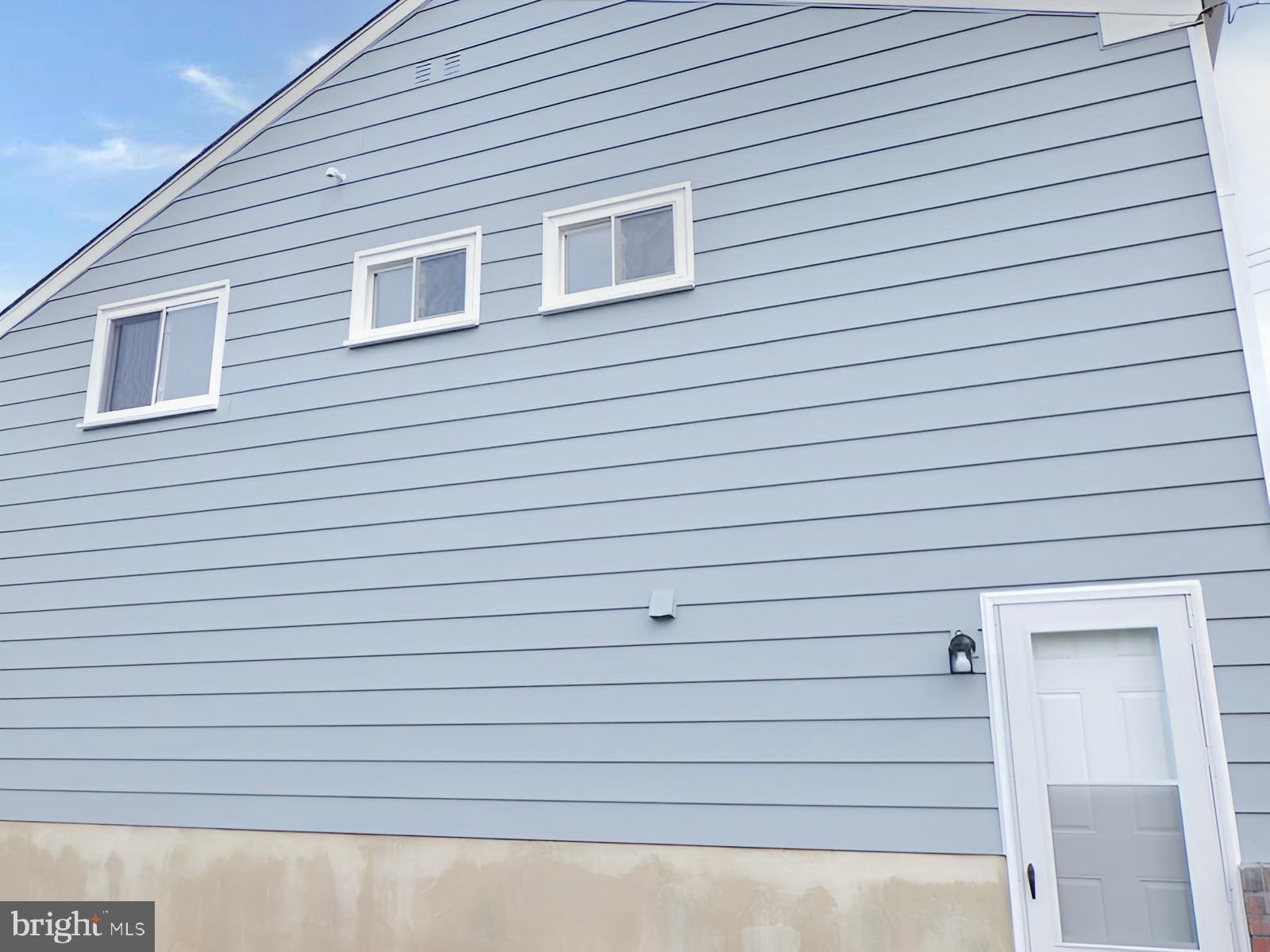 205 Colonial Dr