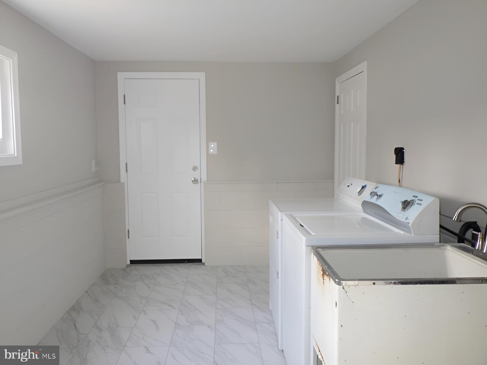 205 Colonial Dr