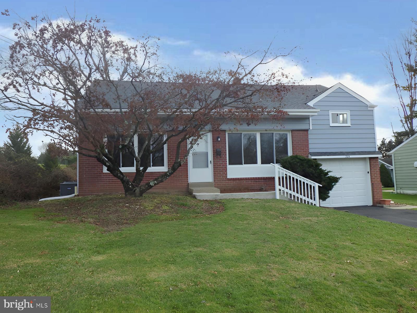 205 Colonial Dr