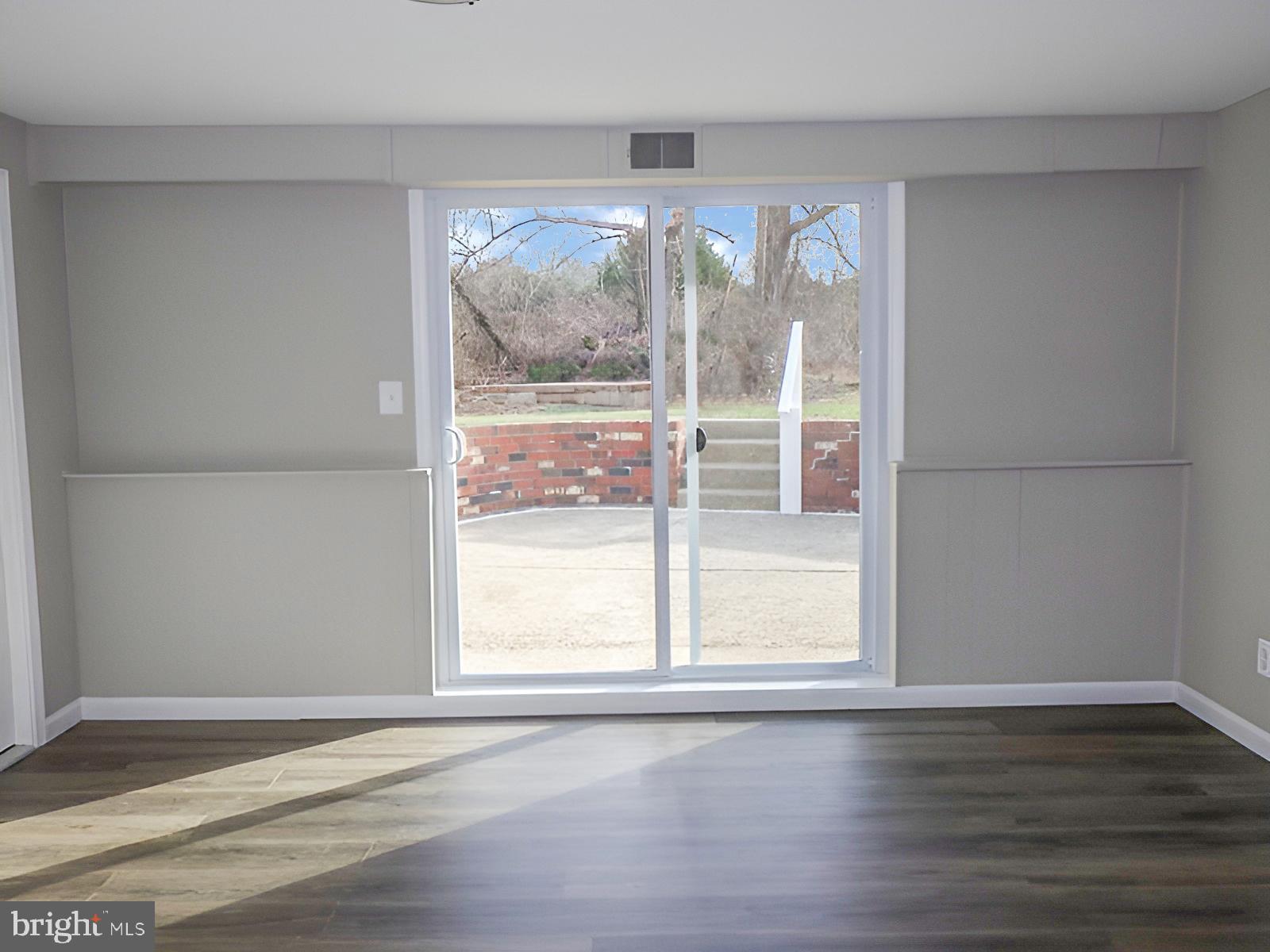 205 Colonial Dr