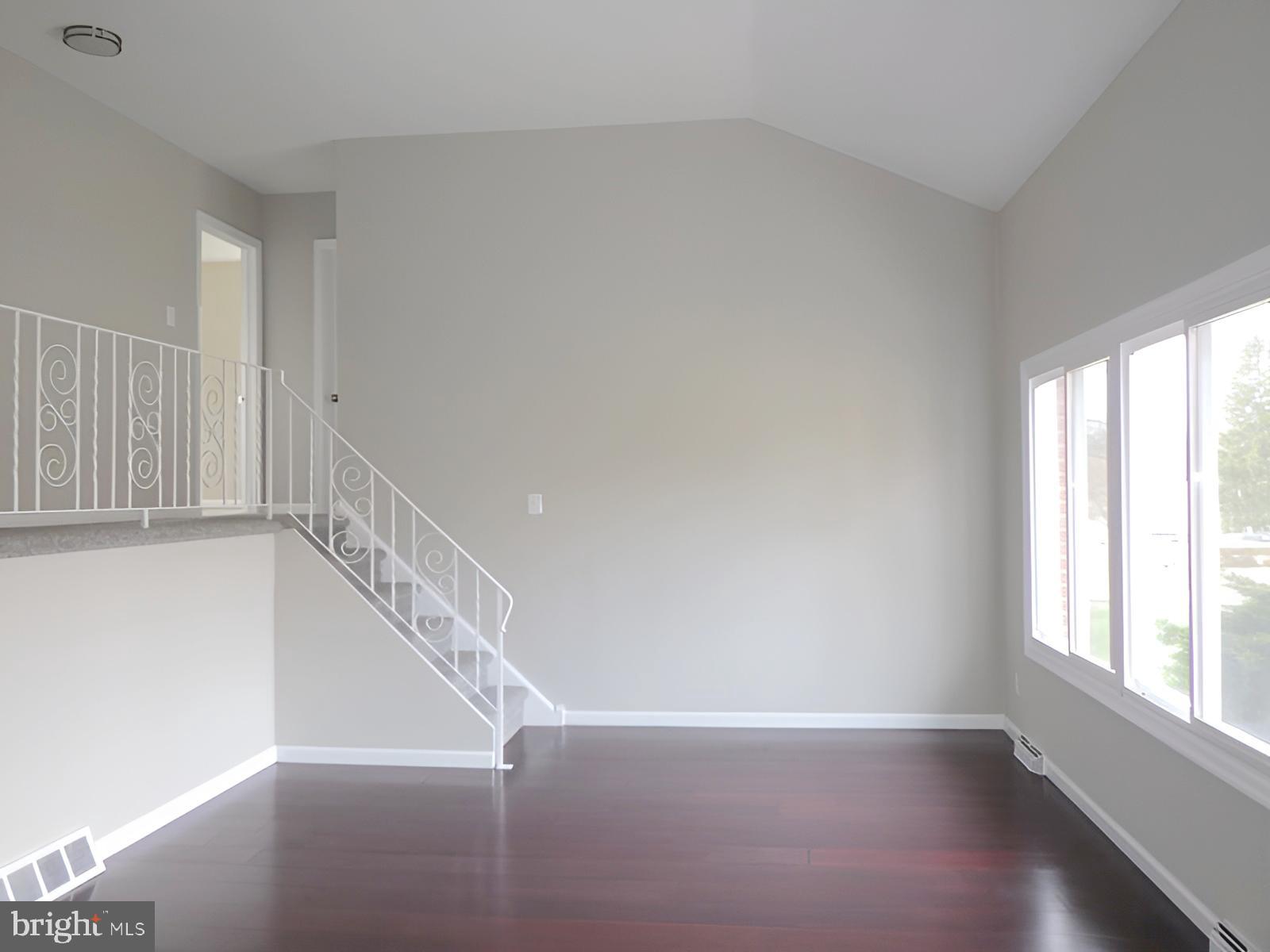 205 Colonial Dr