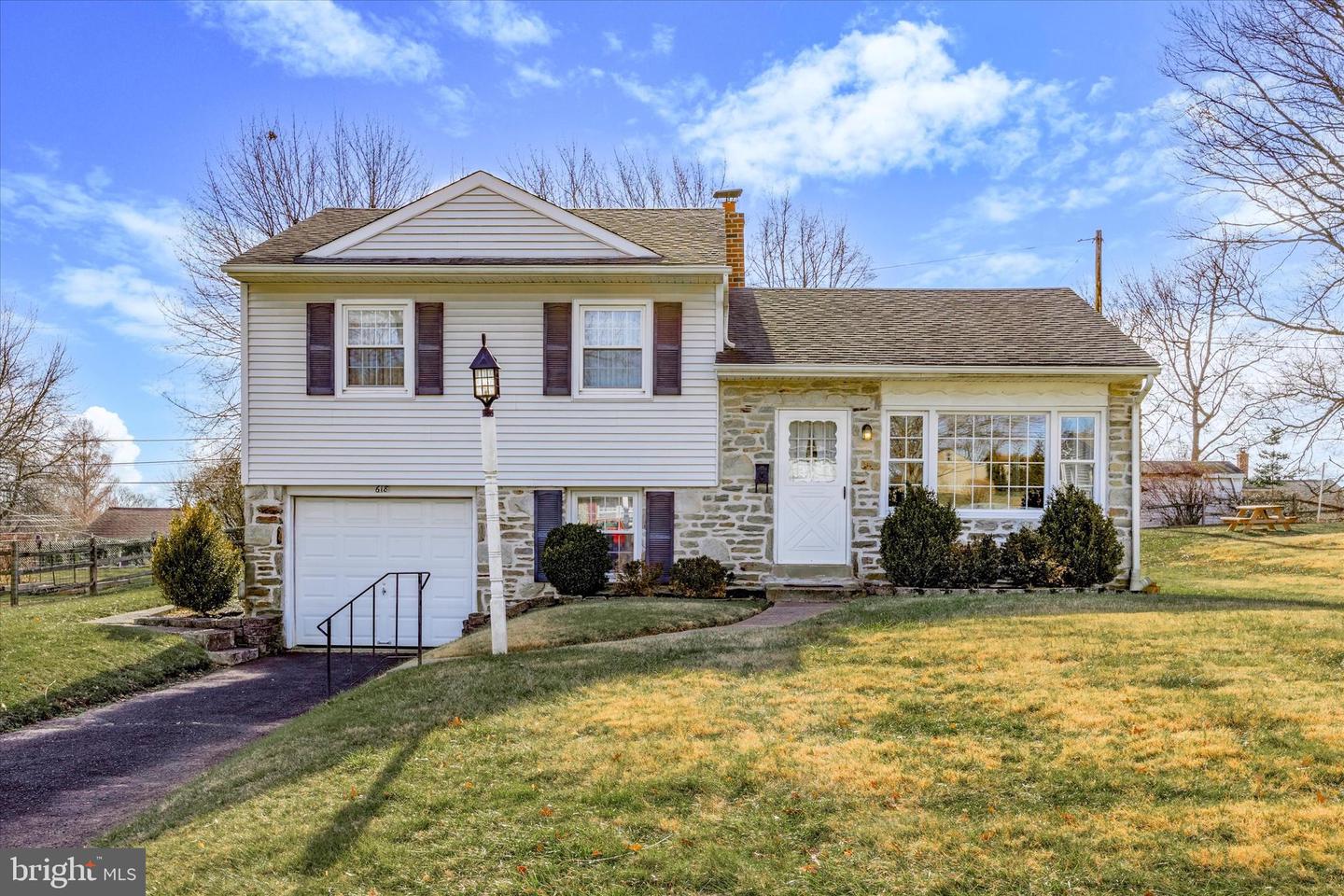 618 Paddock Rd