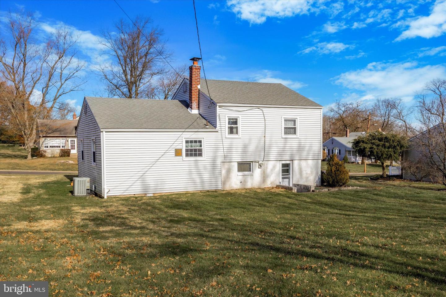 618 Paddock Rd