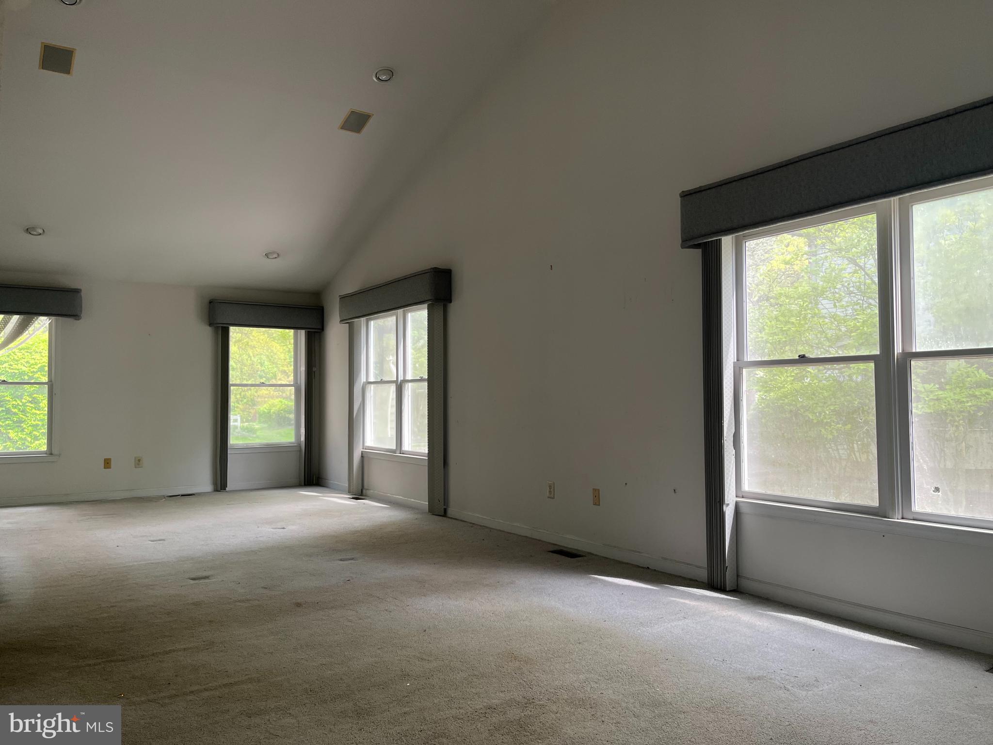 1475 Greenmeadows Rd