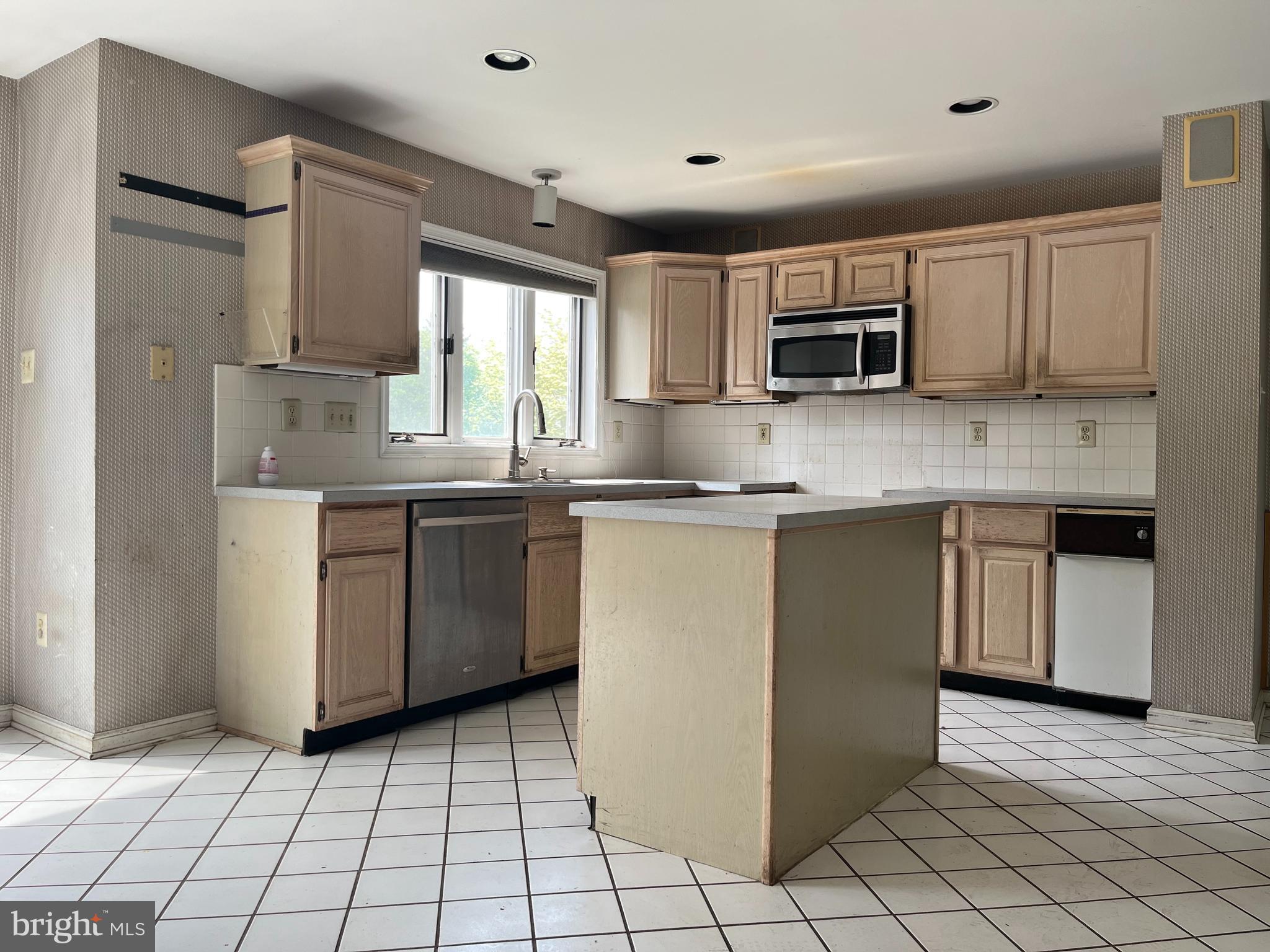 1475 Greenmeadows Rd
