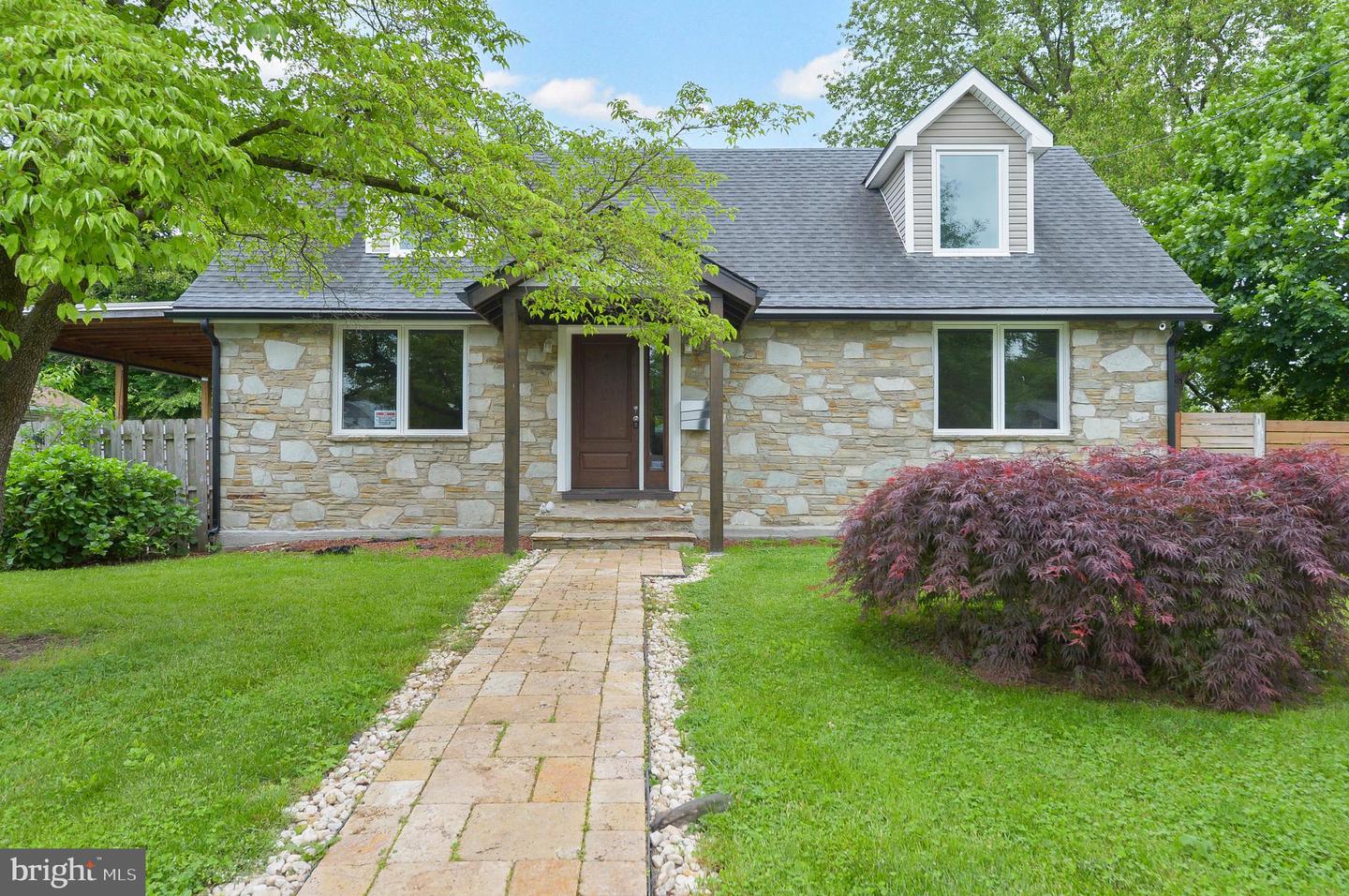 23 Lenora Ave