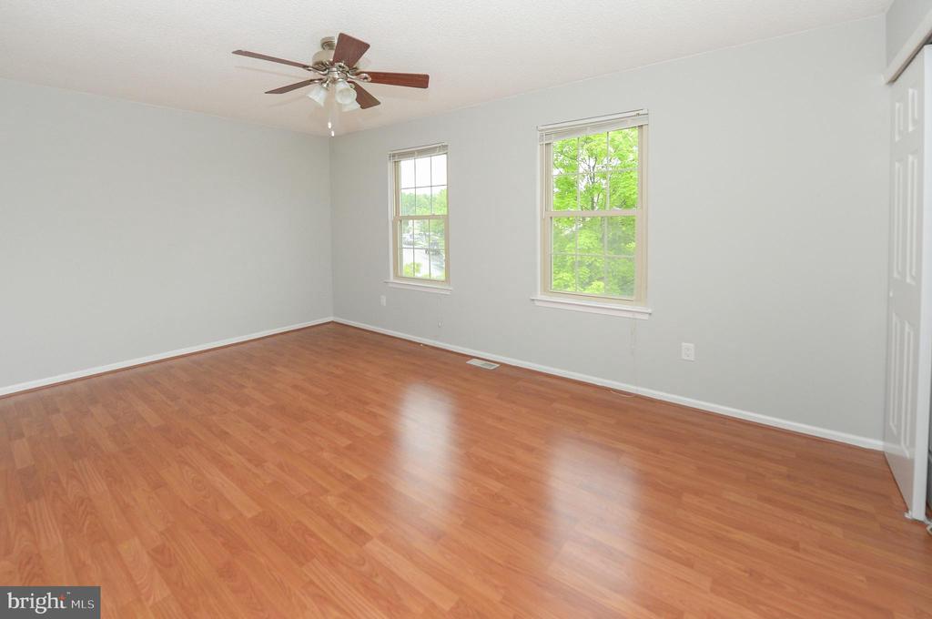 1357 Apple Blossom Dr