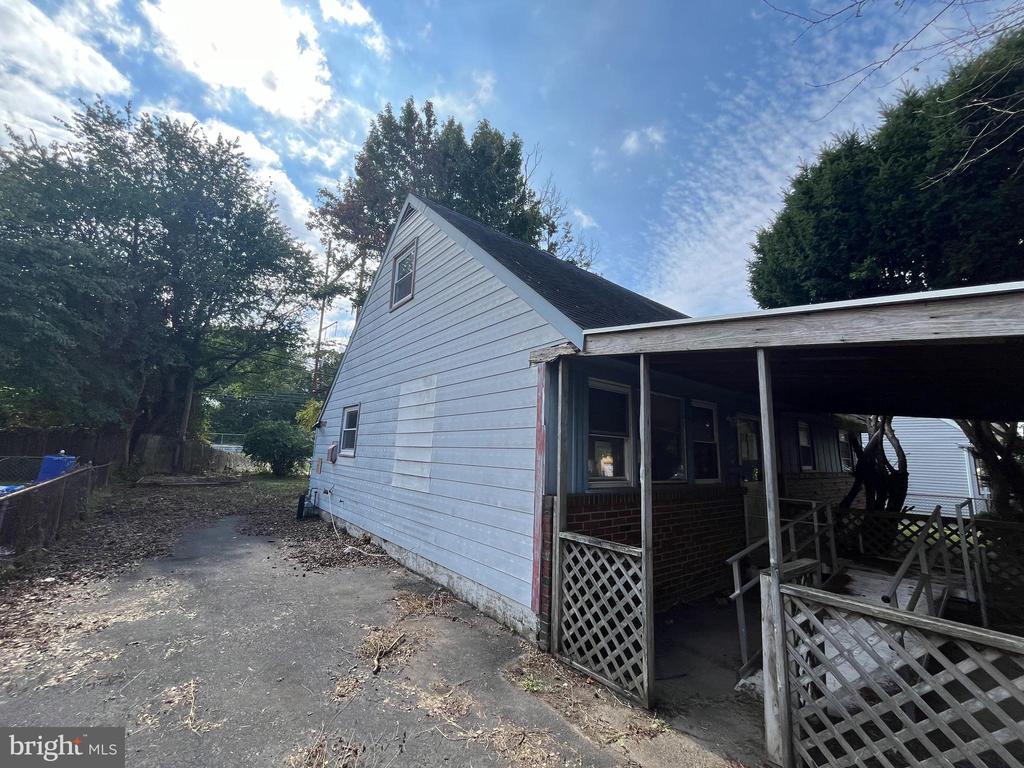 1102 Nancy Dr