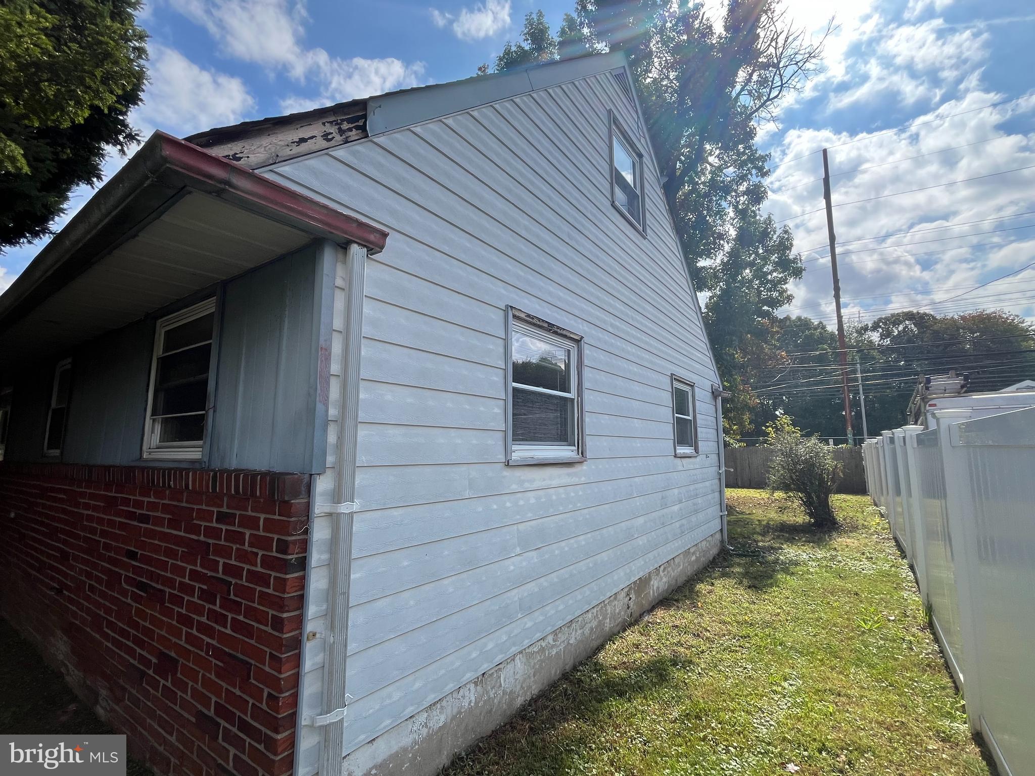 1102 Nancy Dr