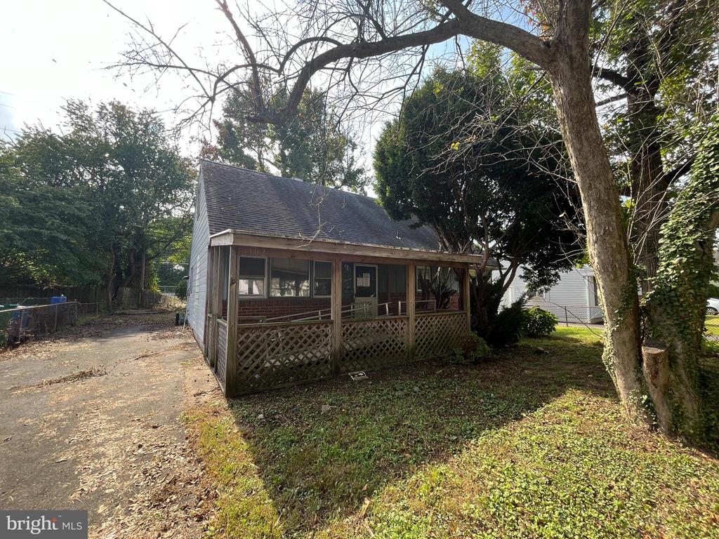 1102 Nancy Dr