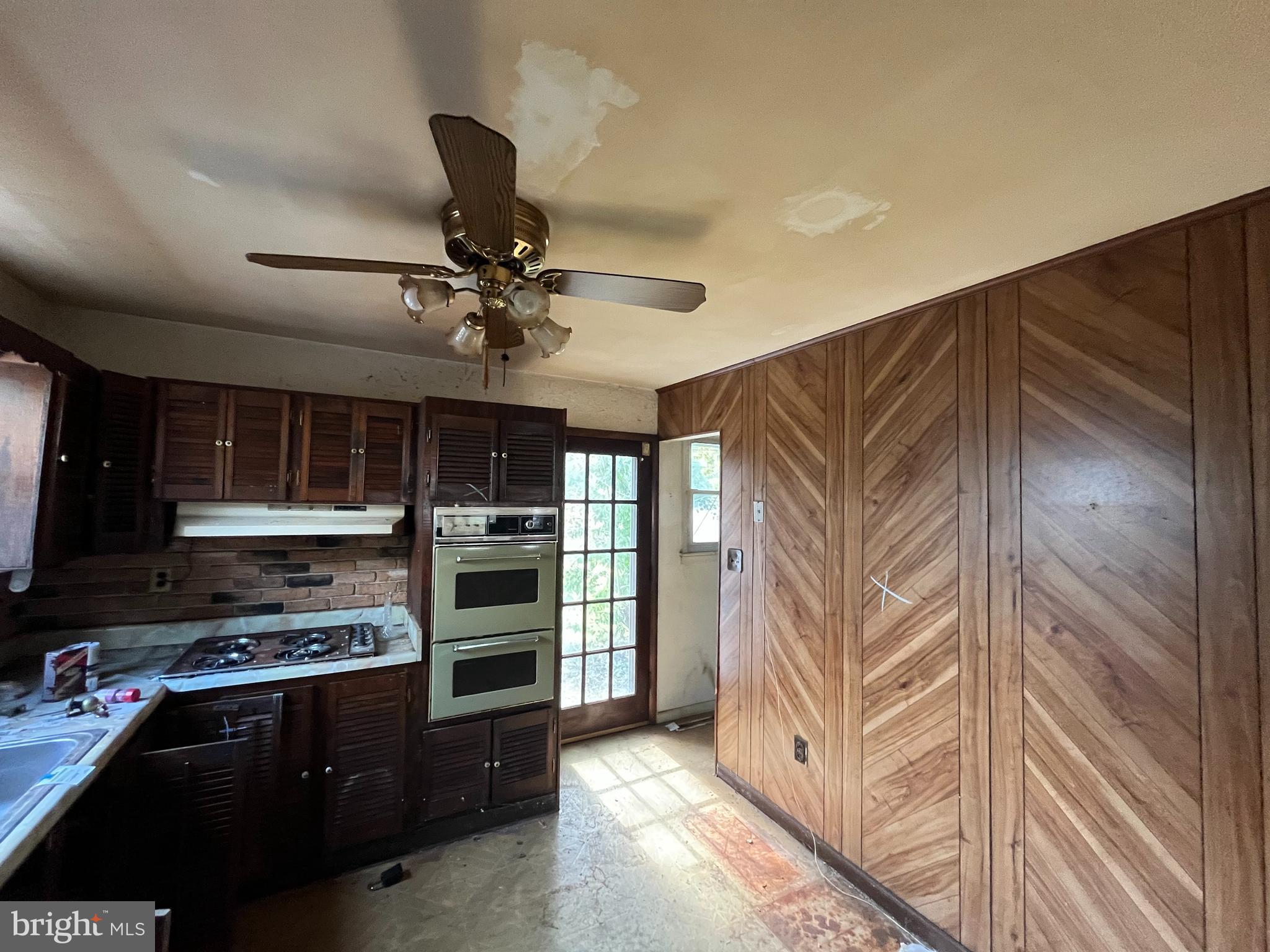 1102 Nancy Dr