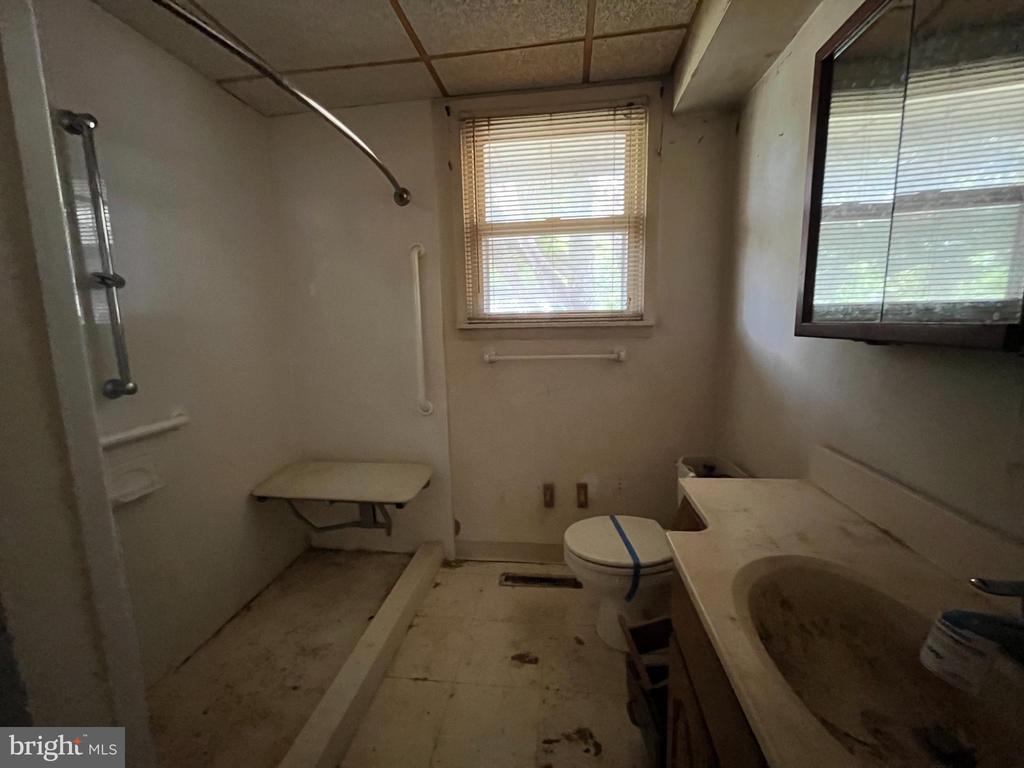 1102 Nancy Dr