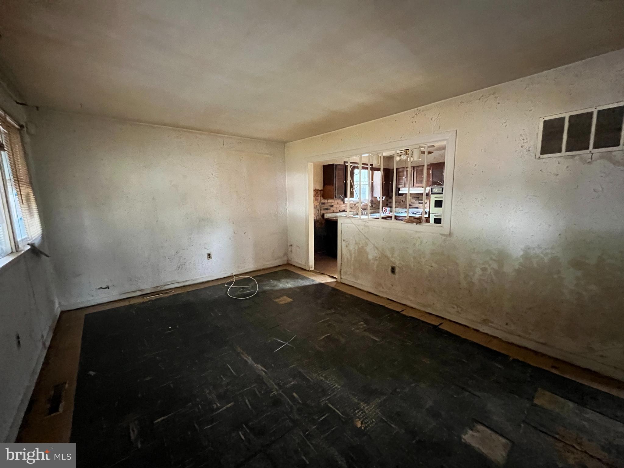 1102 Nancy Dr