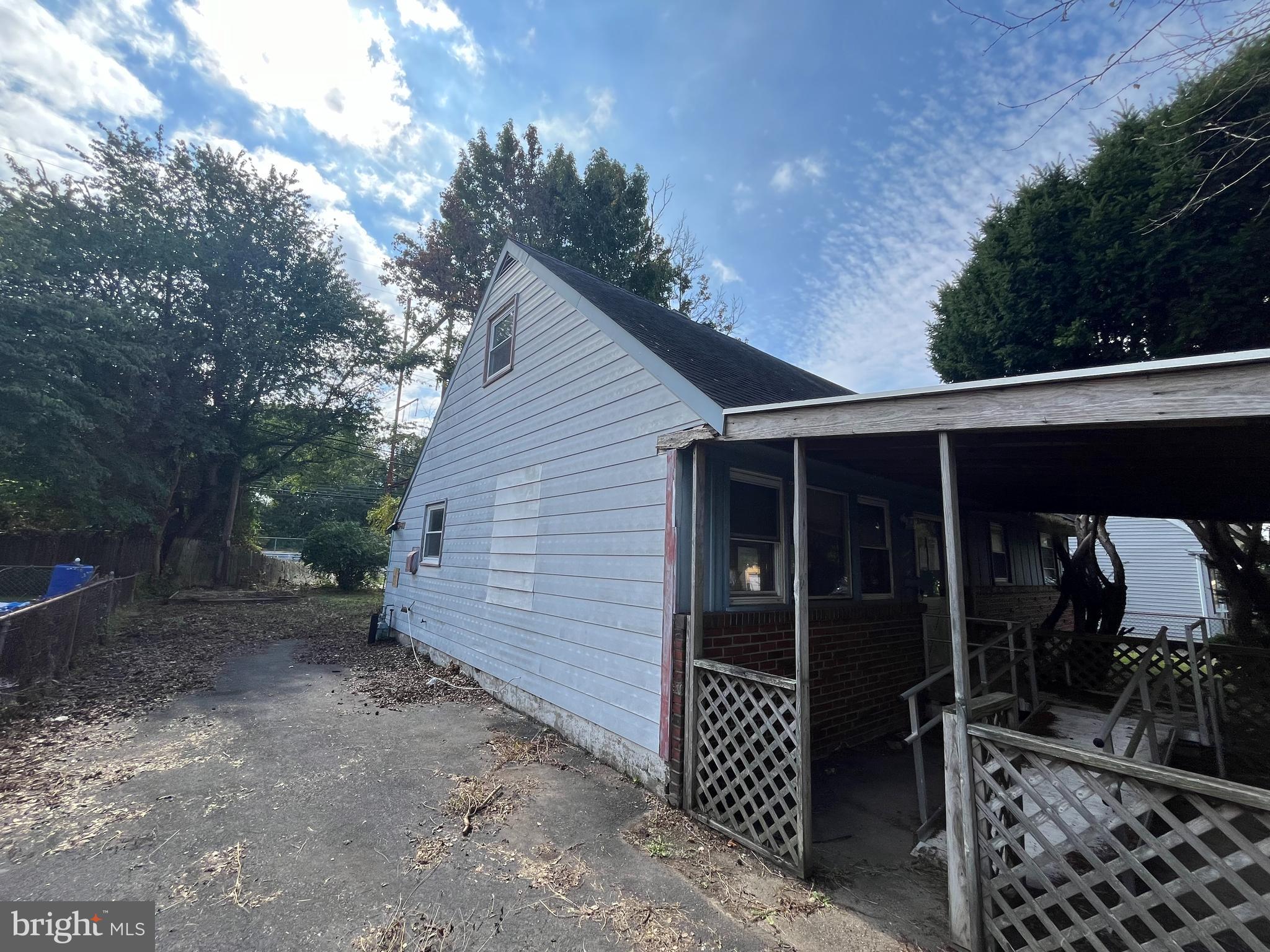 1102 Nancy Dr