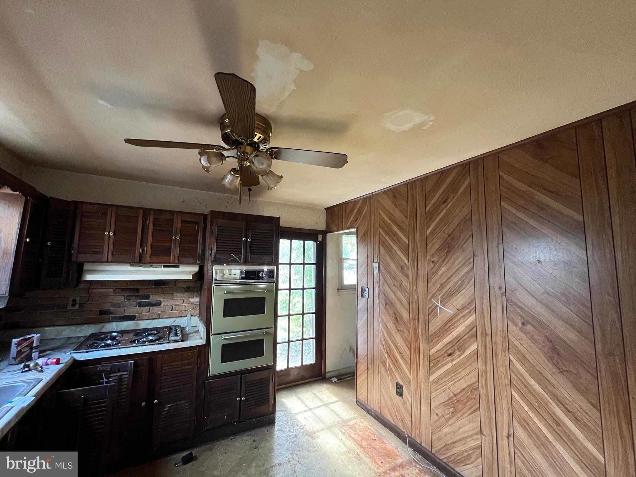 1102 Nancy Dr