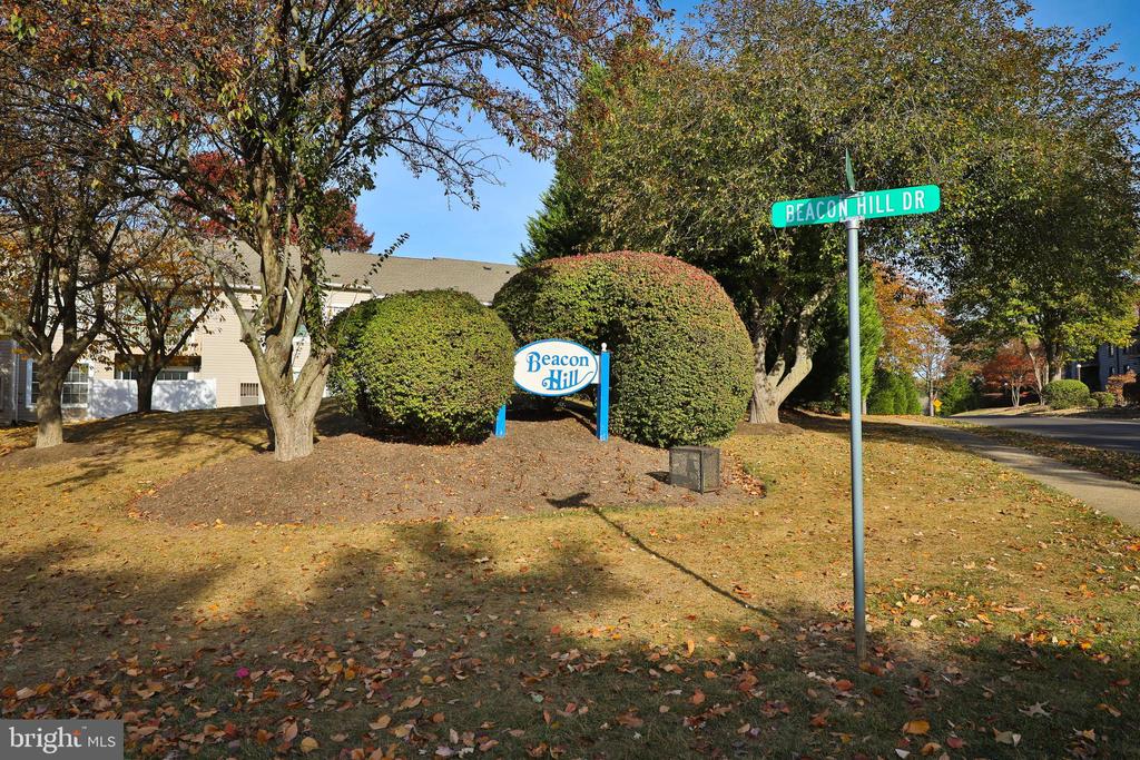 1608 Beacon Hill Dr