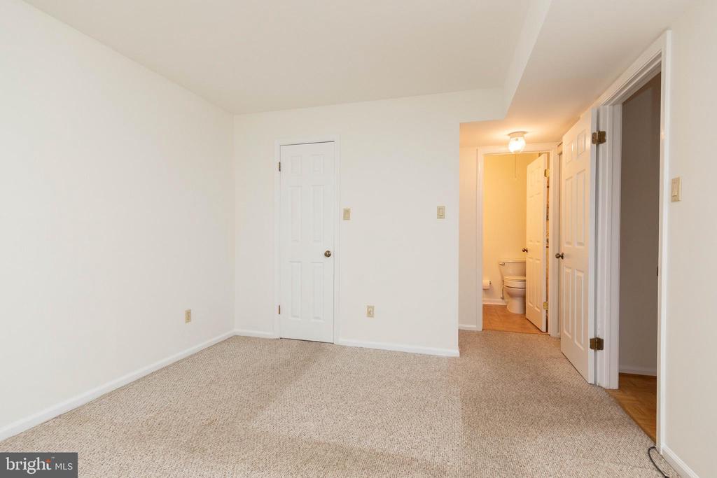 1608 Beacon Hill Dr