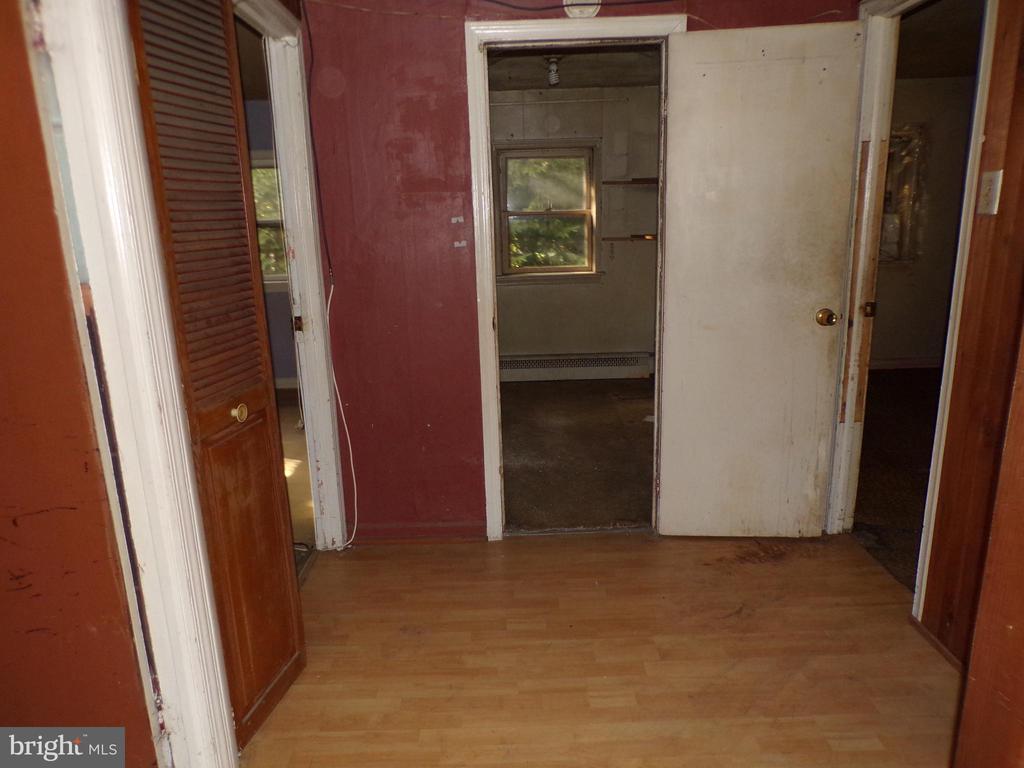686 Center Ave