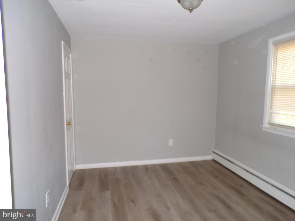 16 N Eastview Ave