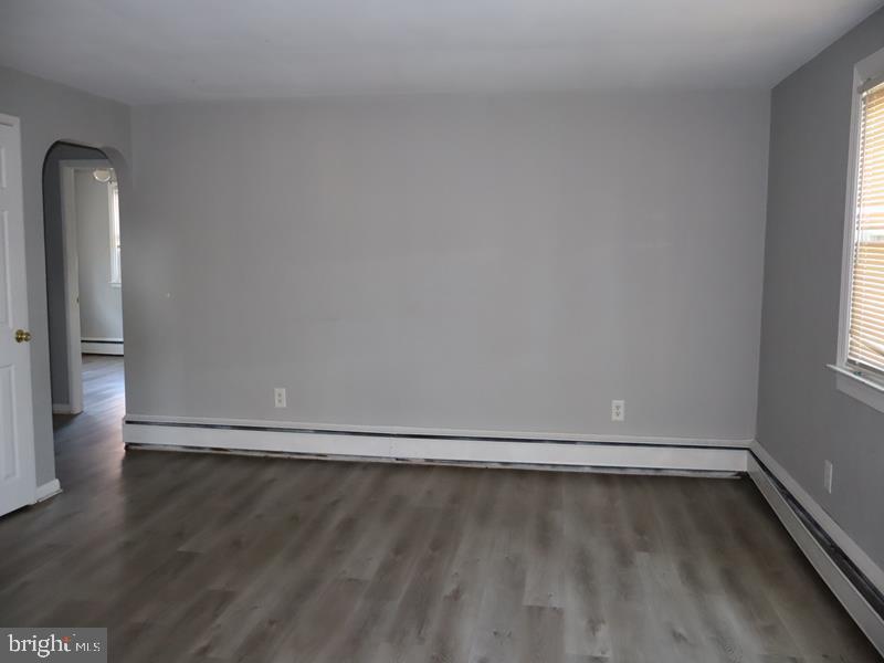 16 N Eastview Ave