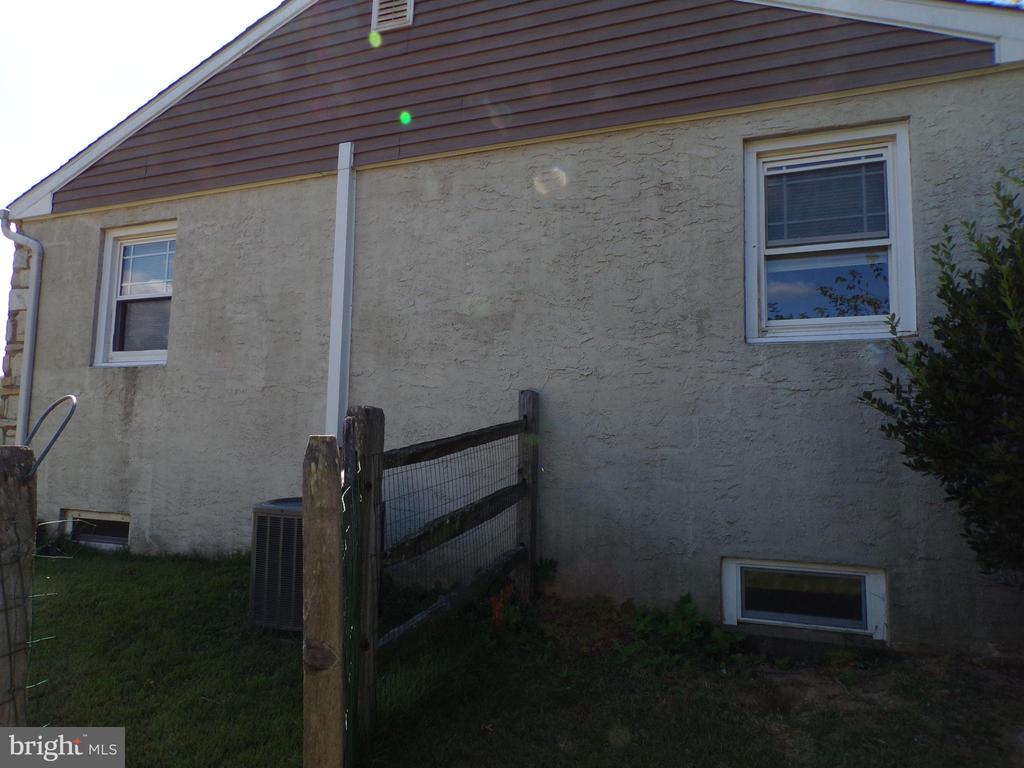 16 N Eastview Ave
