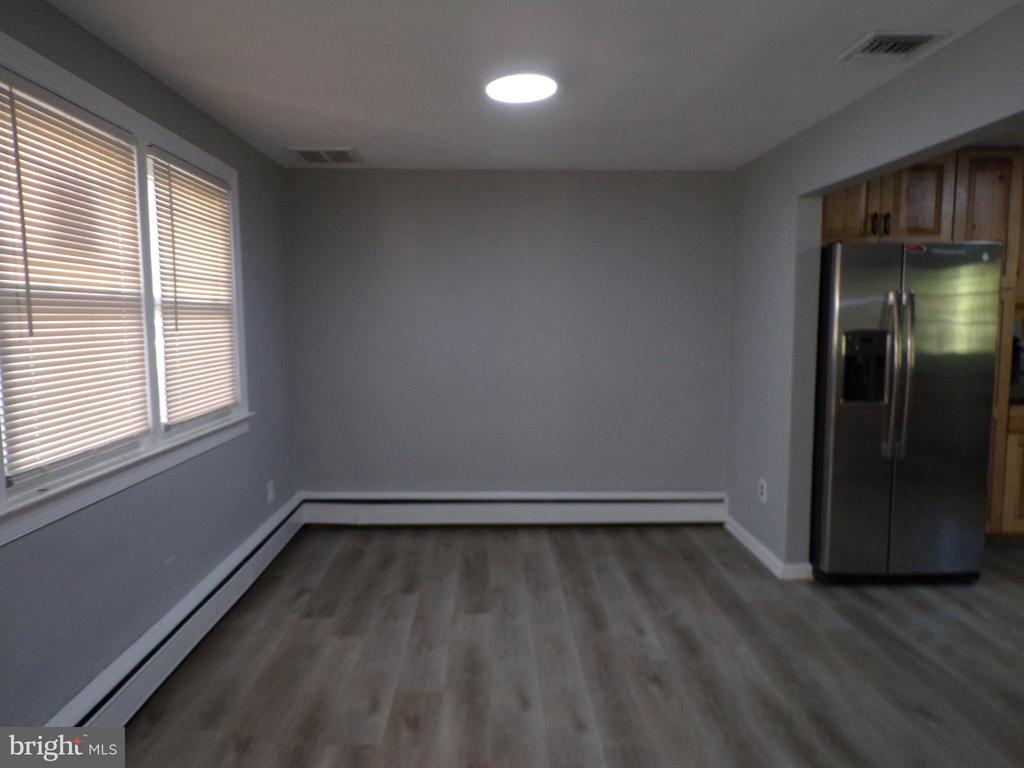 16 N Eastview Ave