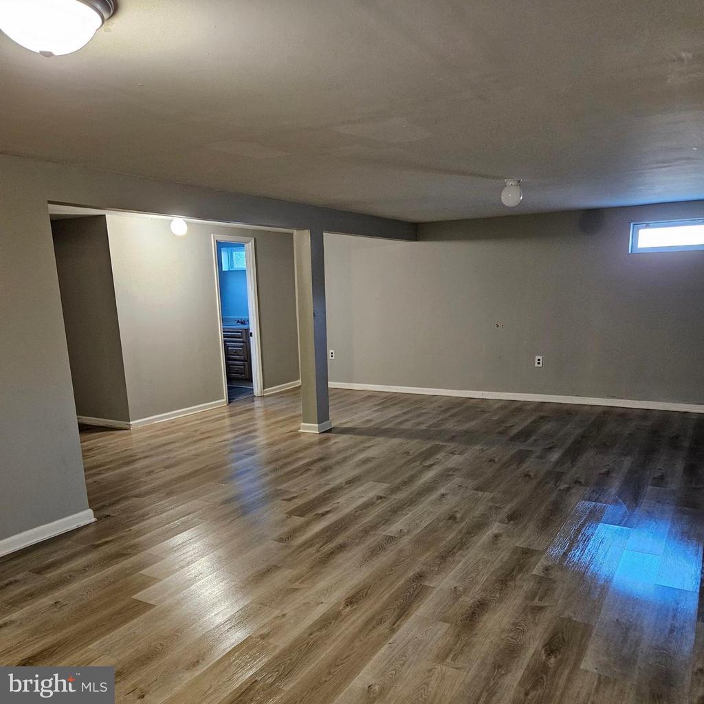 16 N Eastview Ave